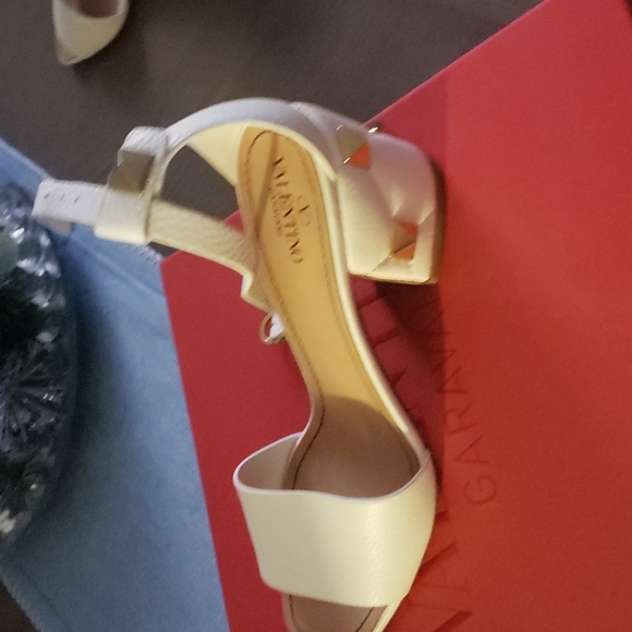 Sandal